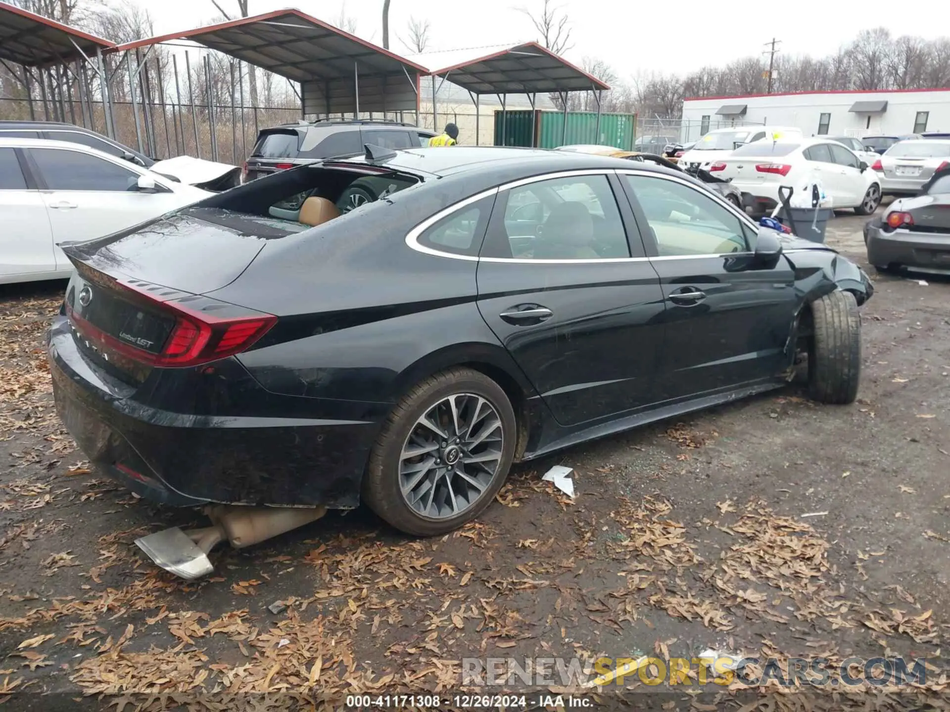 4 Photograph of a damaged car 5NPEH4J29LH029932 HYUNDAI SONATA 2020