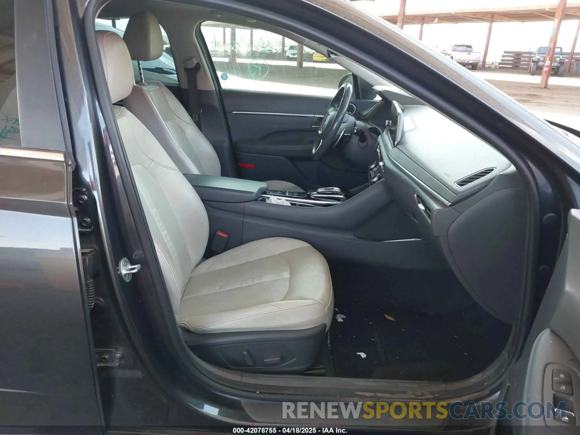 5 Photograph of a damaged car 5NPEH4J2XLH050885 HYUNDAI SONATA 2020