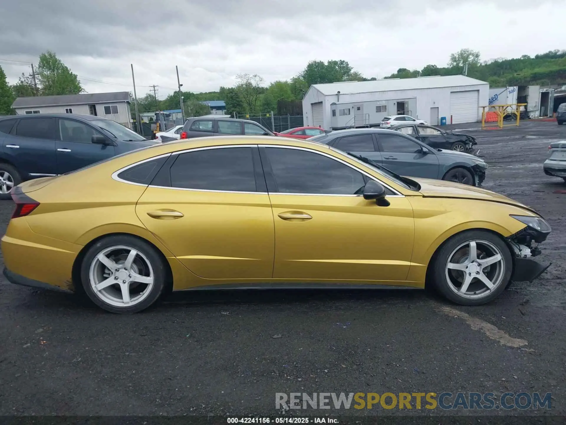 13 Photograph of a damaged car 5NPEJ4J21LH012417 HYUNDAI SONATA 2020