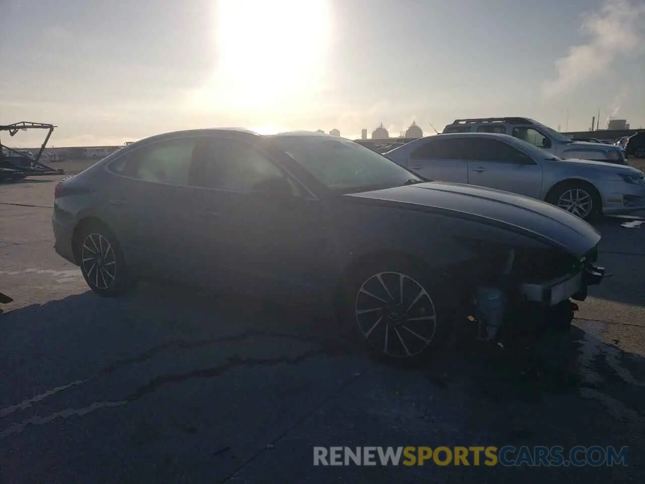 4 Photograph of a damaged car 5NPEJ4J22LH014953 HYUNDAI SONATA 2020