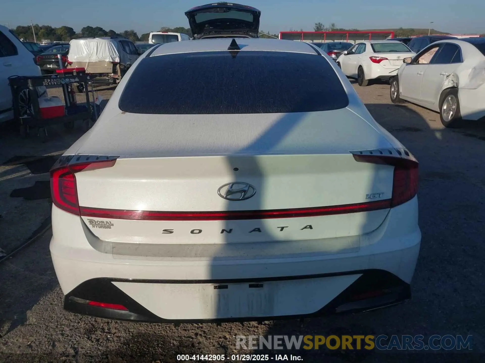 16 Photograph of a damaged car 5NPEJ4J24LH011004 HYUNDAI SONATA 2020