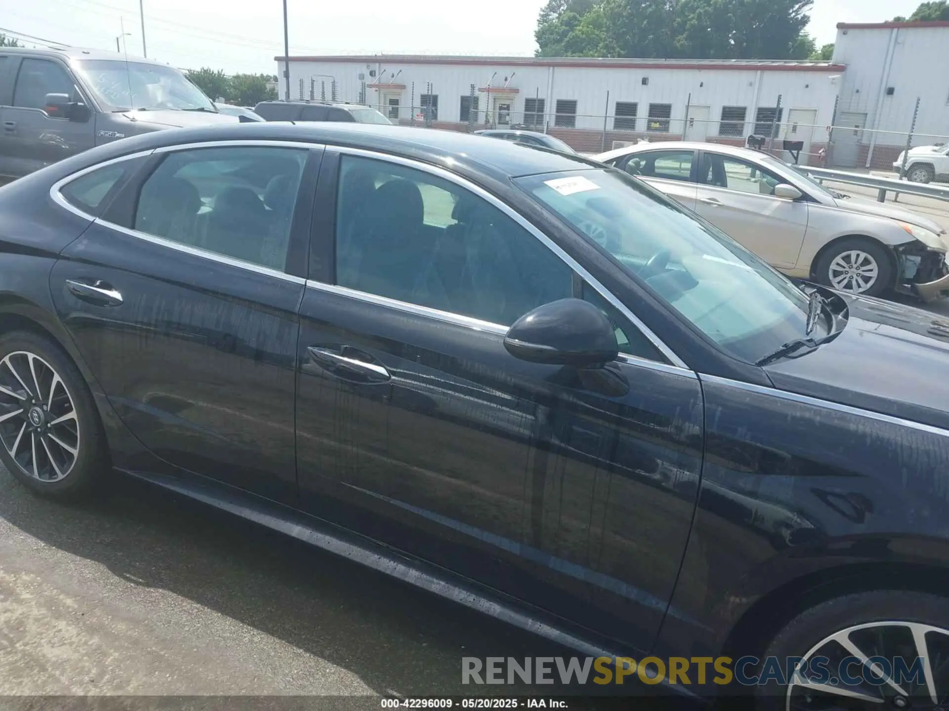 13 Photograph of a damaged car 5NPEJ4J24LH028627 HYUNDAI SONATA 2020