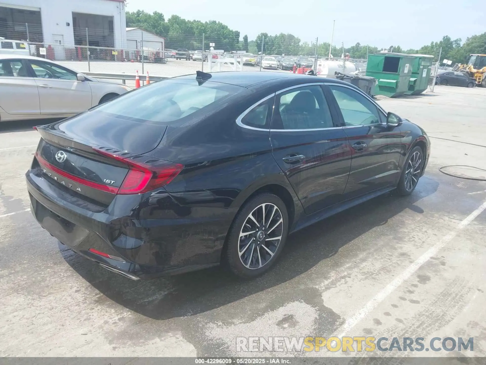4 Photograph of a damaged car 5NPEJ4J24LH028627 HYUNDAI SONATA 2020