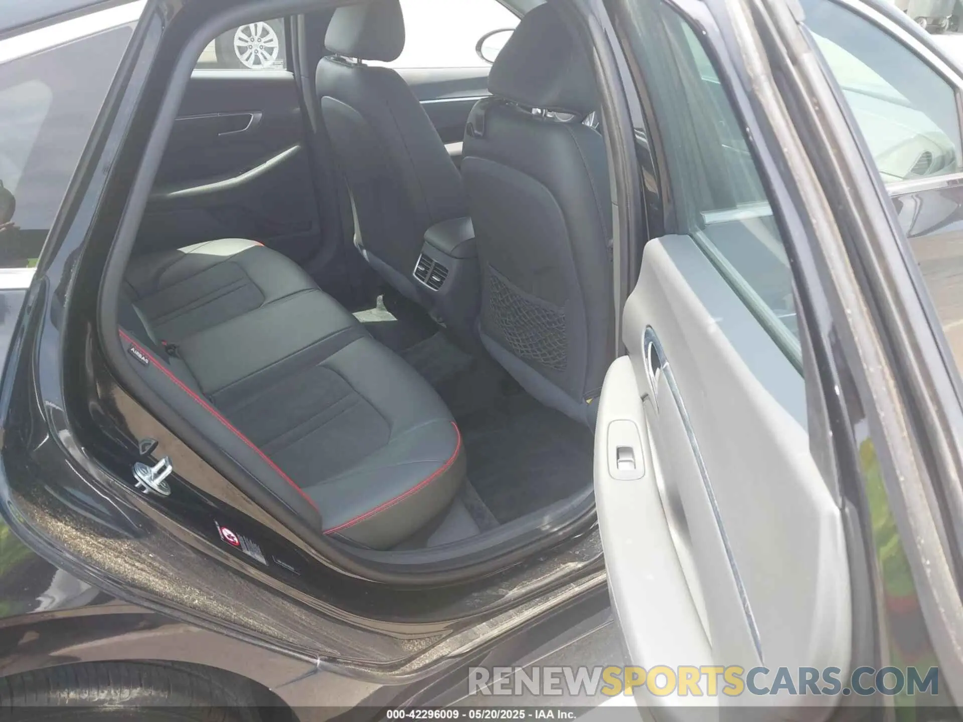 8 Photograph of a damaged car 5NPEJ4J24LH028627 HYUNDAI SONATA 2020