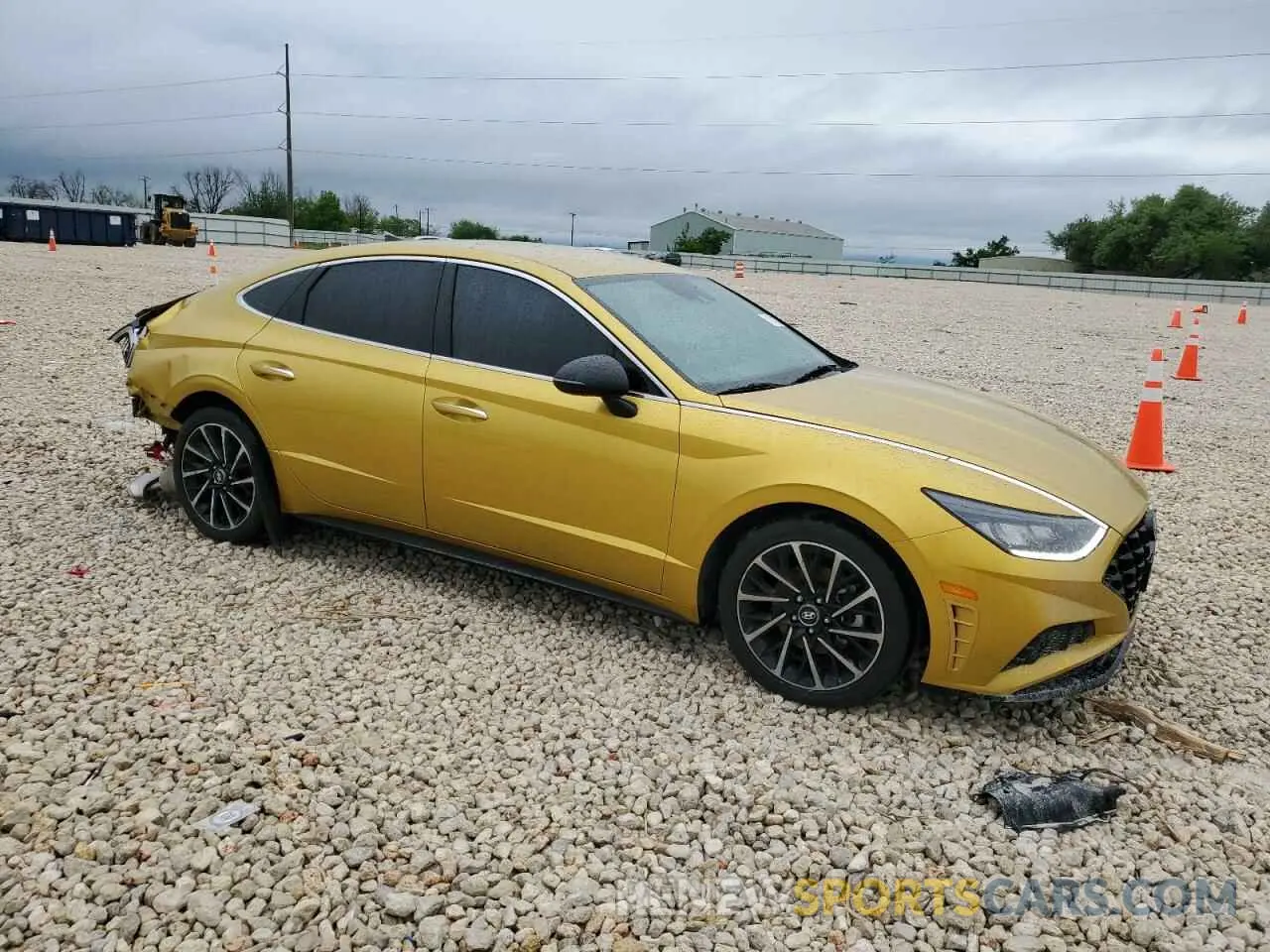 4 Photograph of a damaged car 5NPEJ4J25LH030208 HYUNDAI SONATA 2020