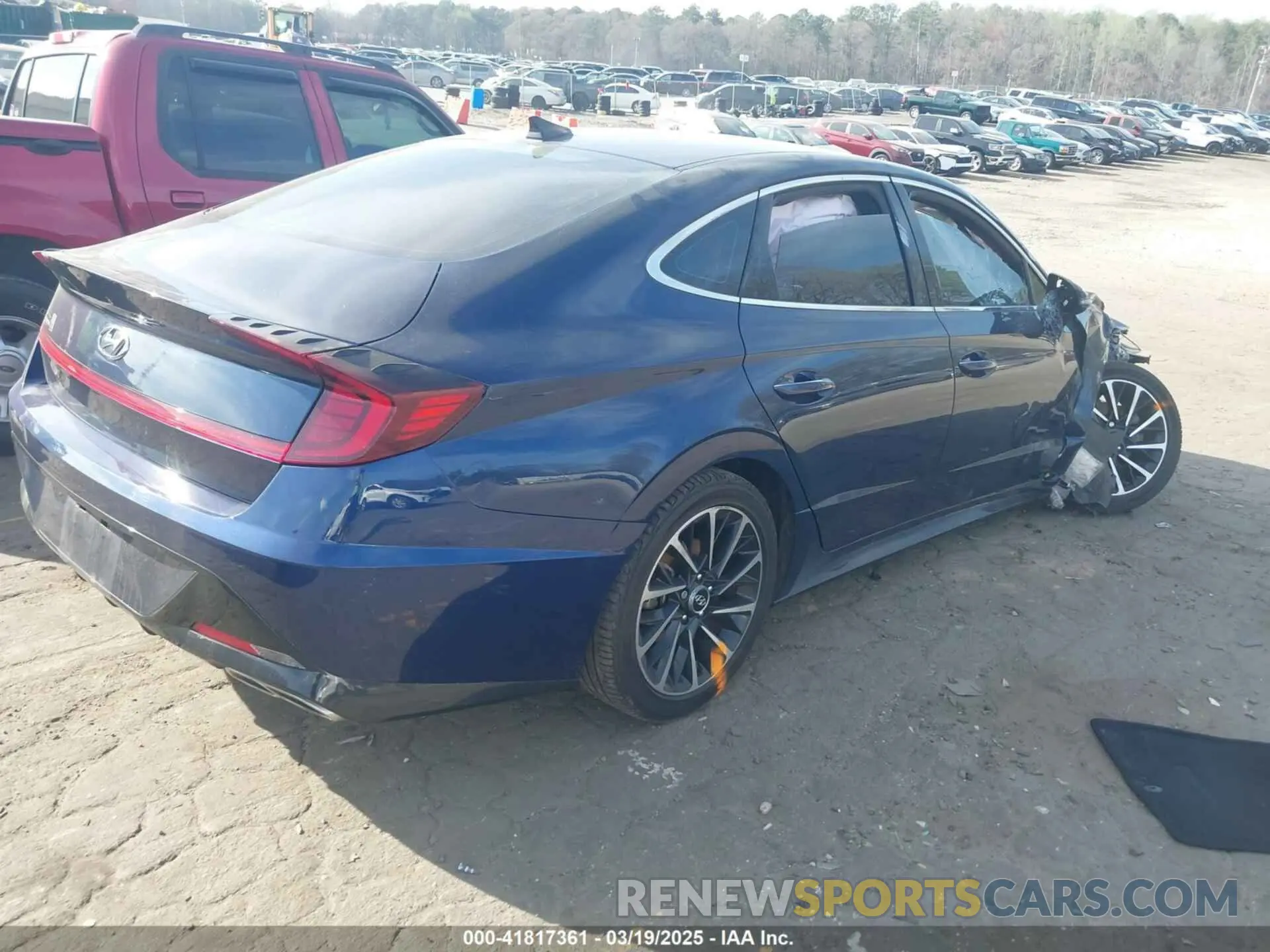 4 Photograph of a damaged car 5NPEJ4J26LH036356 HYUNDAI SONATA 2020