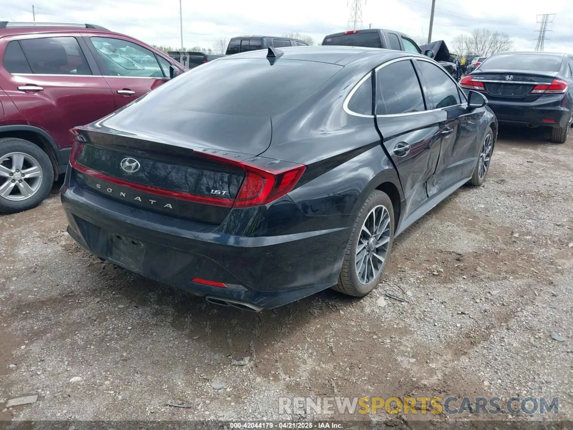 4 Photograph of a damaged car 5NPEJ4J27LH013247 HYUNDAI SONATA 2020