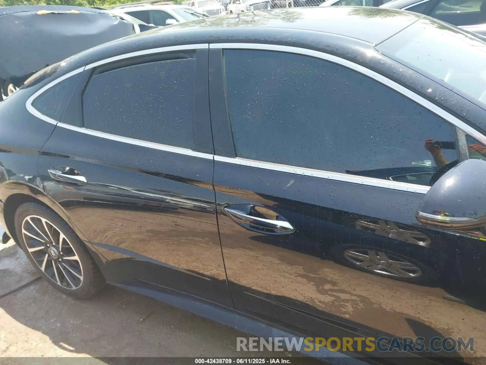 13 Photograph of a damaged car 5NPEJ4J27LH041775 HYUNDAI SONATA 2020