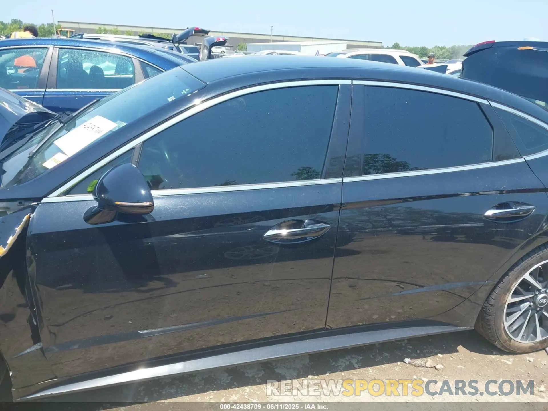 14 Photograph of a damaged car 5NPEJ4J27LH041775 HYUNDAI SONATA 2020