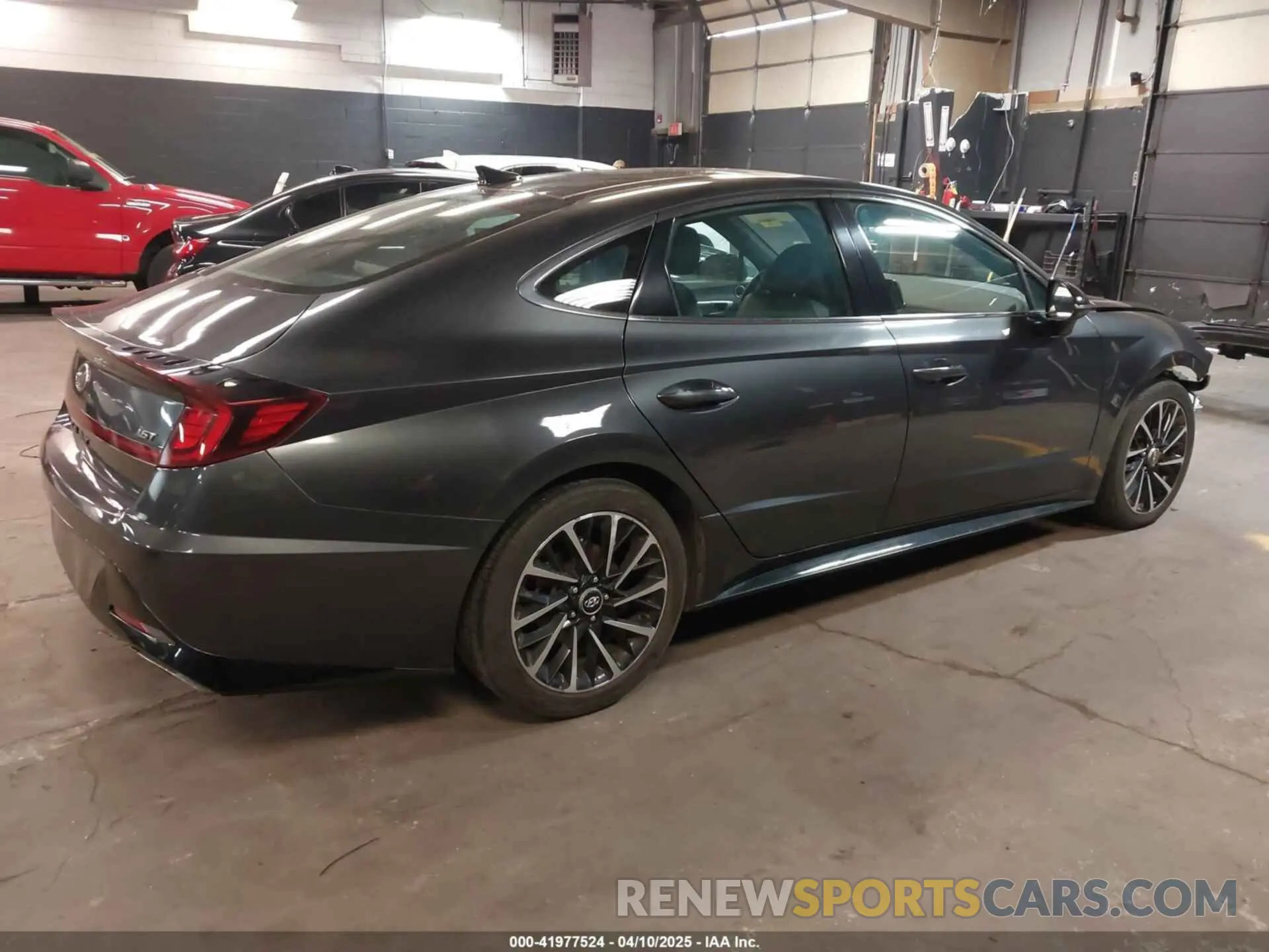 4 Photograph of a damaged car 5NPEJ4J29LH029563 HYUNDAI SONATA 2020