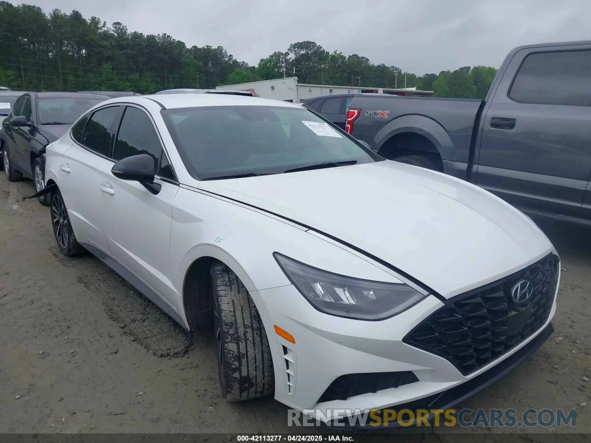 13 Photograph of a damaged car 5NPEJ4J2XLH044640 HYUNDAI SONATA 2020