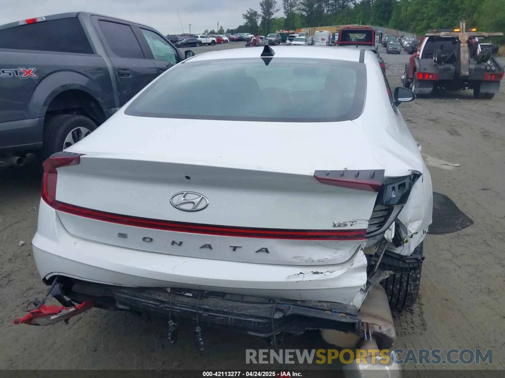 16 Photograph of a damaged car 5NPEJ4J2XLH044640 HYUNDAI SONATA 2020