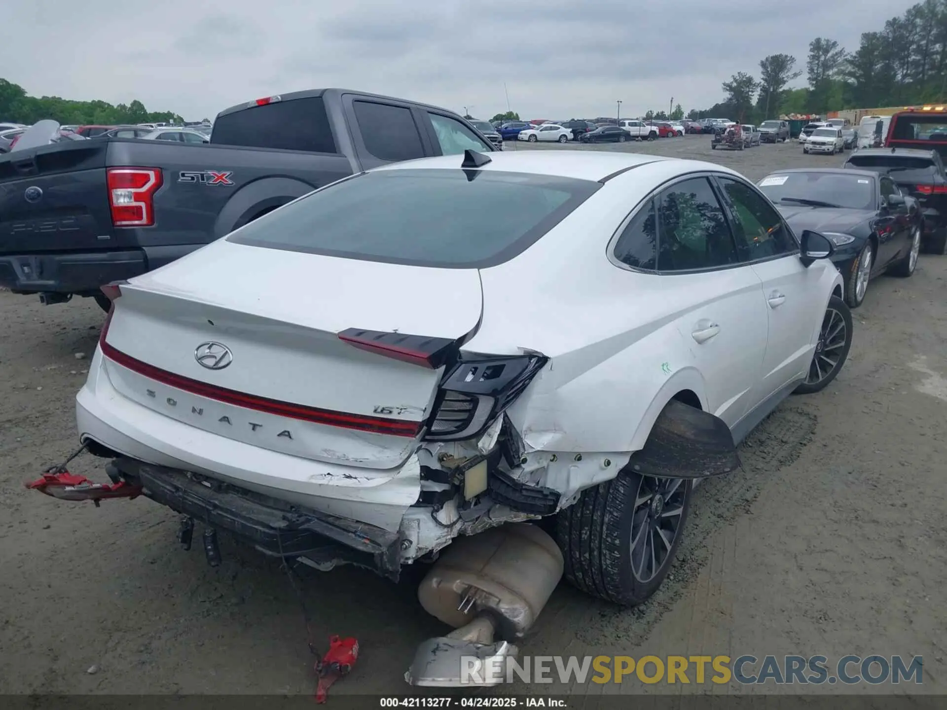 4 Photograph of a damaged car 5NPEJ4J2XLH044640 HYUNDAI SONATA 2020