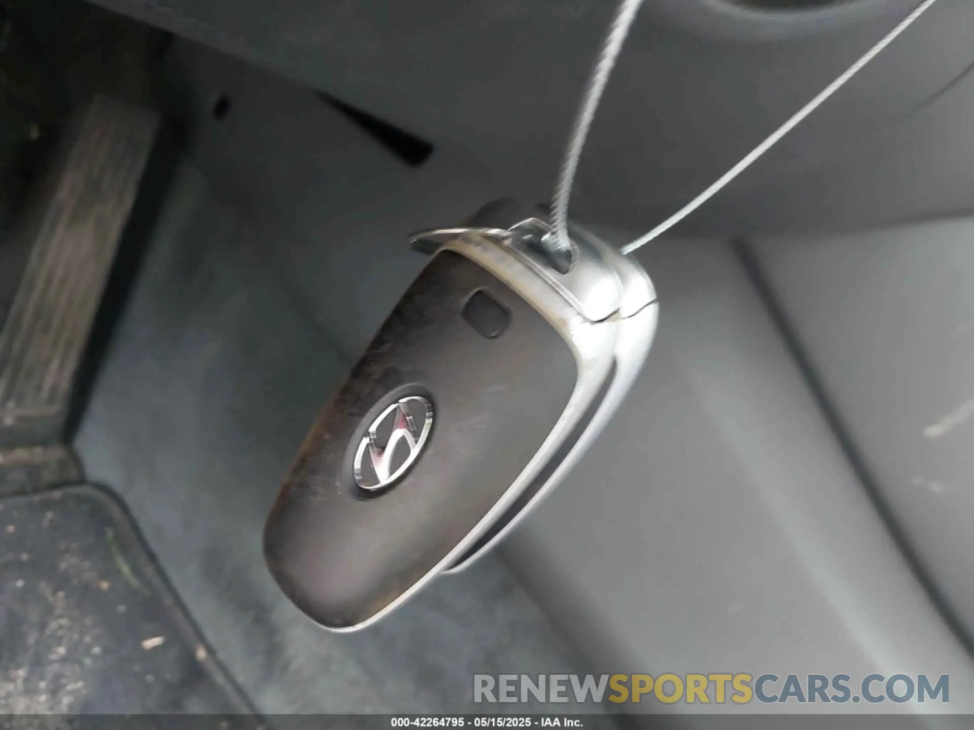 11 Photograph of a damaged car 5NPEL4JA0LH022194 HYUNDAI SONATA 2020