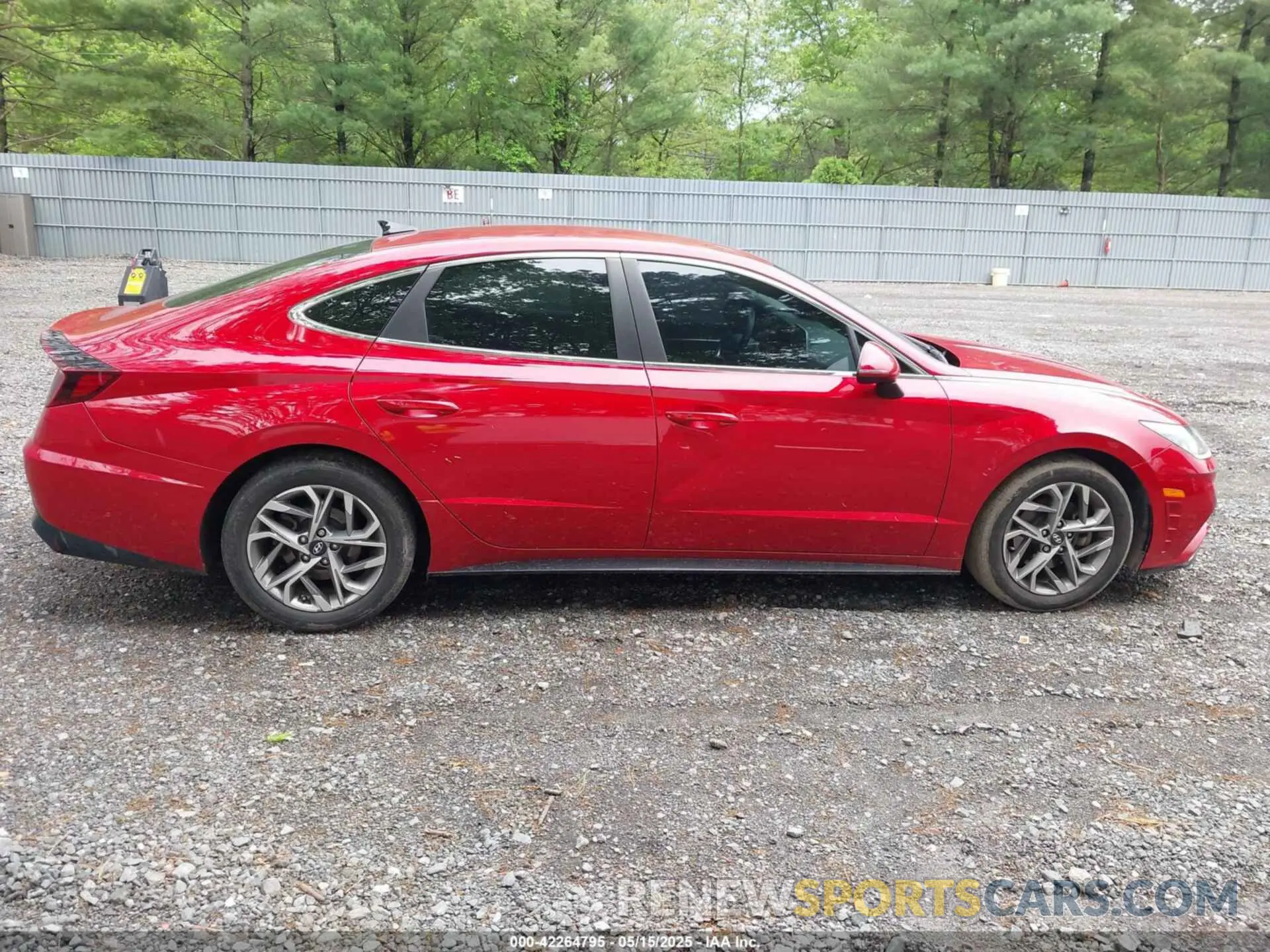 13 Photograph of a damaged car 5NPEL4JA0LH022194 HYUNDAI SONATA 2020