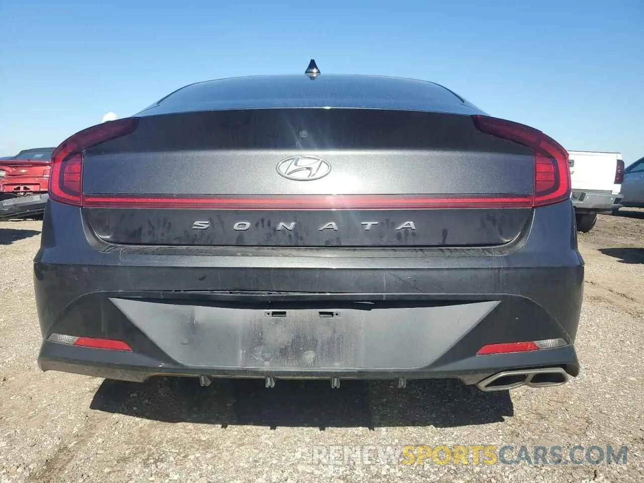 6 Photograph of a damaged car 5NPEL4JA0LH025211 HYUNDAI SONATA 2020