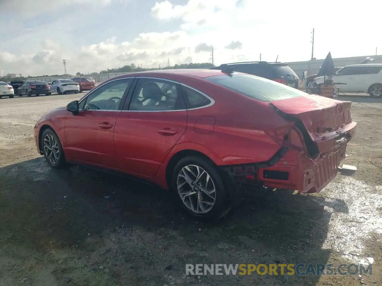 2 Photograph of a damaged car 5NPEL4JA0LH045216 HYUNDAI SONATA 2020