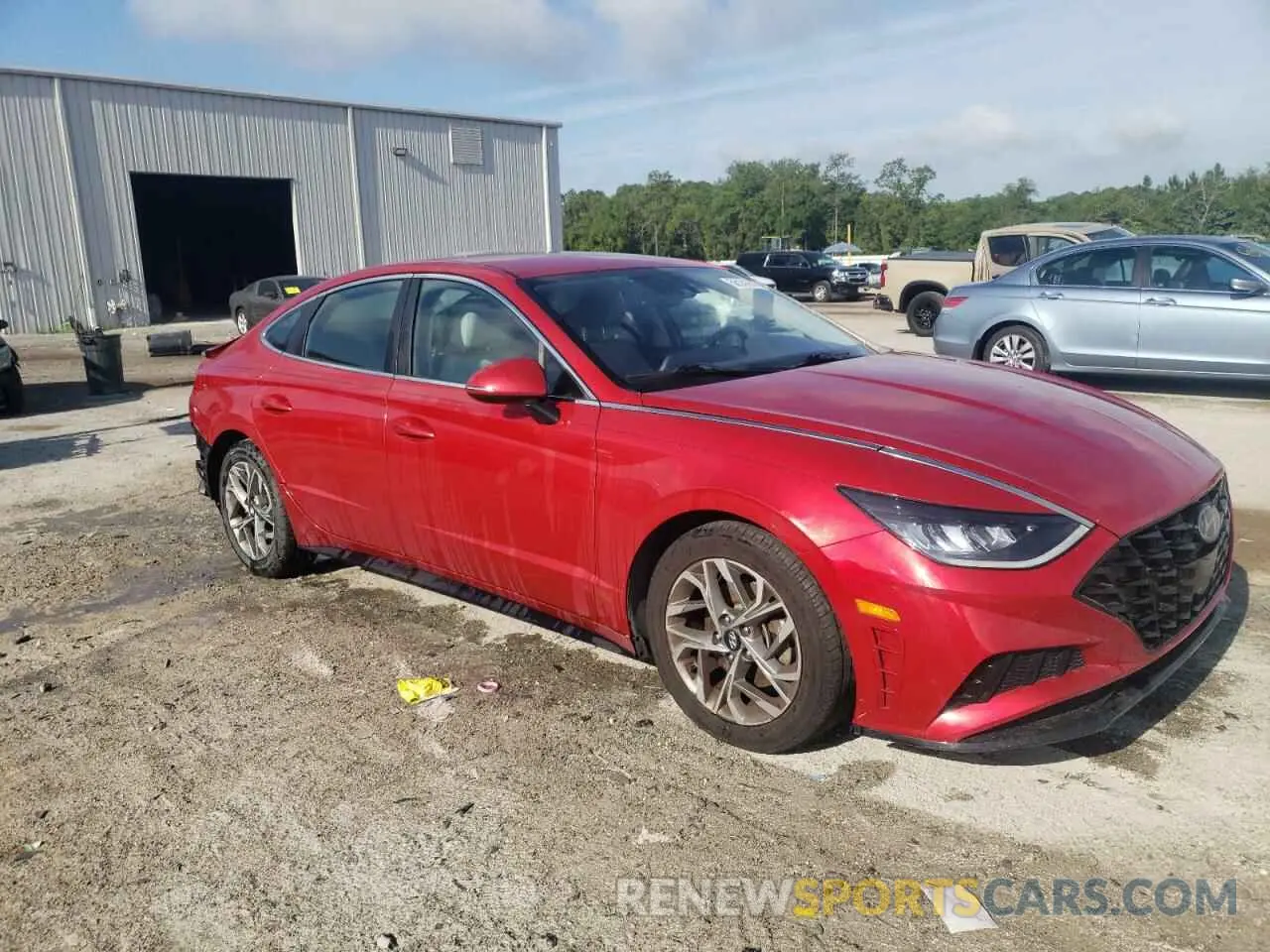 4 Photograph of a damaged car 5NPEL4JA0LH045216 HYUNDAI SONATA 2020
