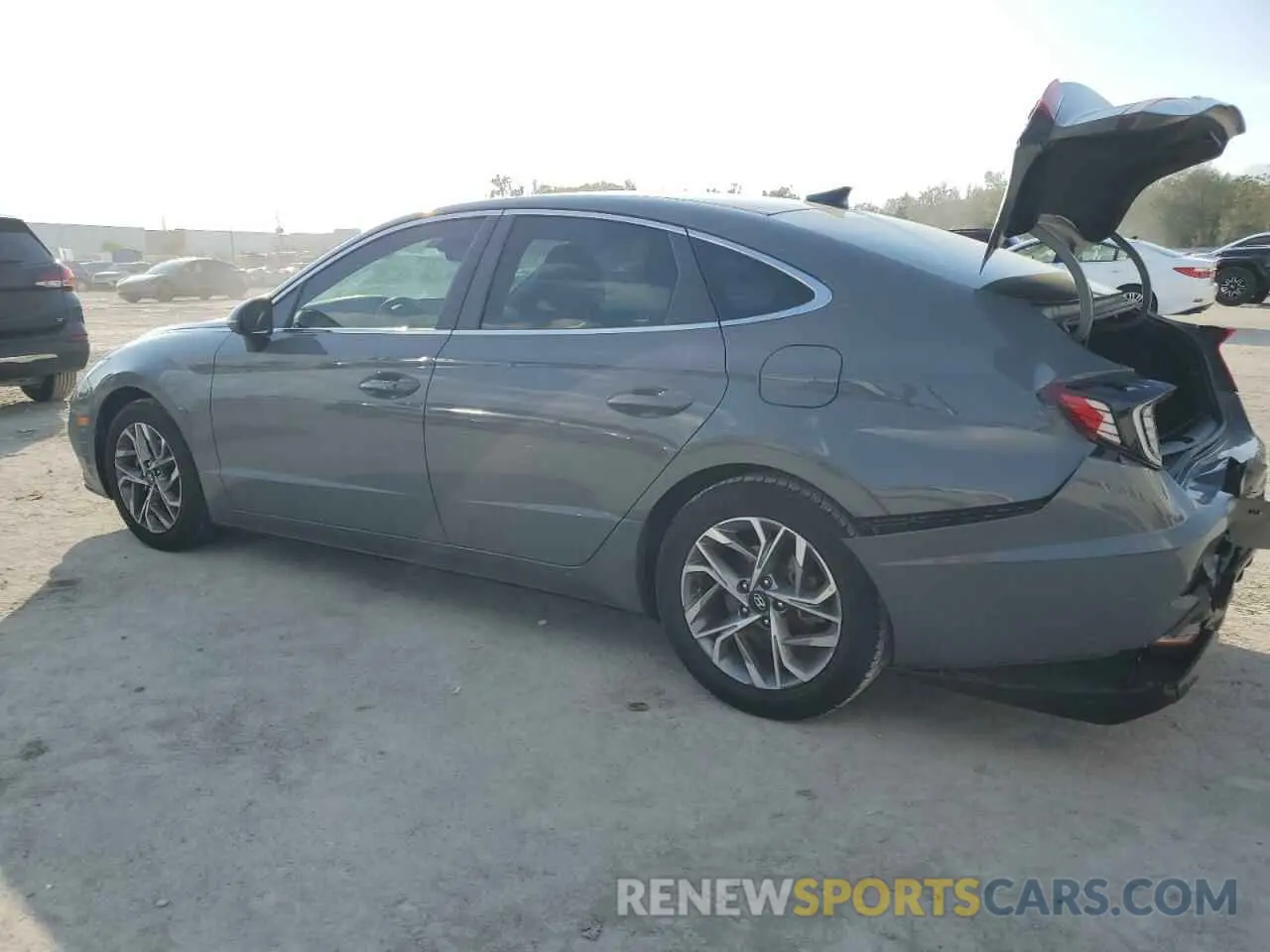 2 Photograph of a damaged car 5NPEL4JA2LH012346 HYUNDAI SONATA 2020