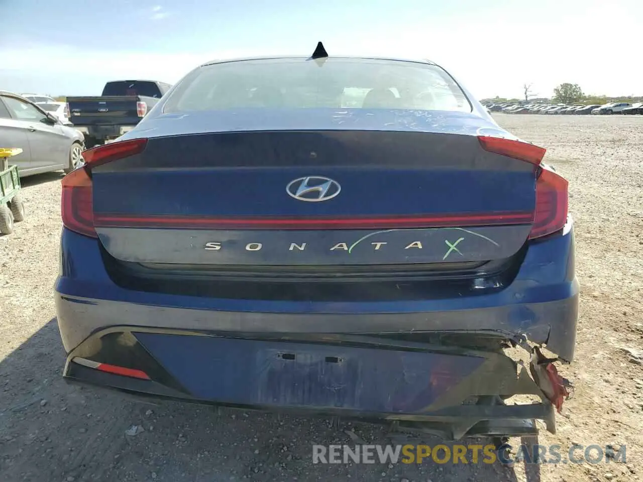 6 Photograph of a damaged car 5NPEL4JA2LH051860 HYUNDAI SONATA 2020
