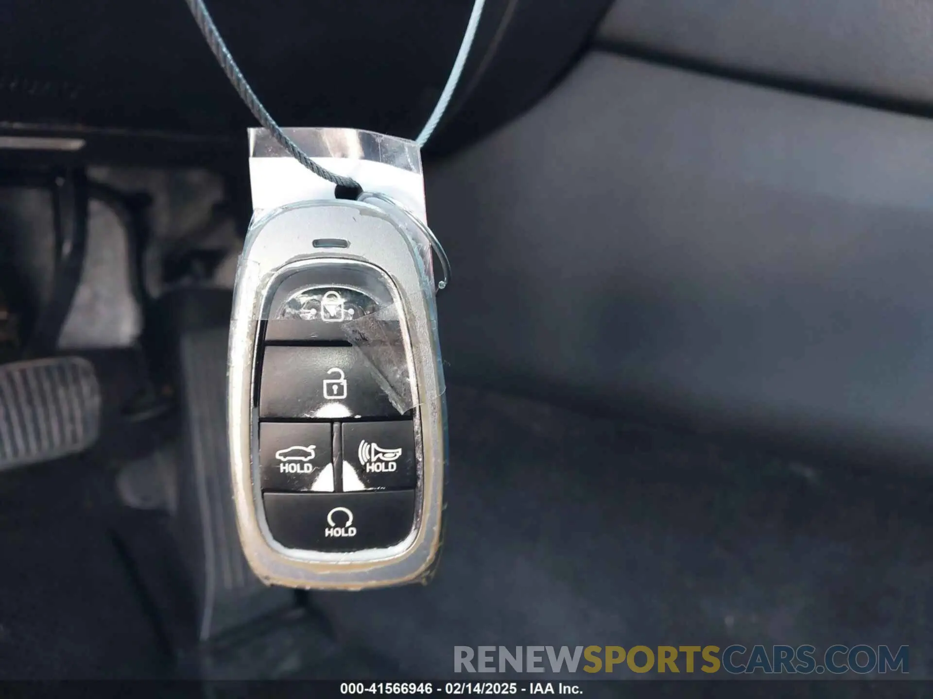 11 Photograph of a damaged car 5NPEL4JA3LH010301 HYUNDAI SONATA 2020