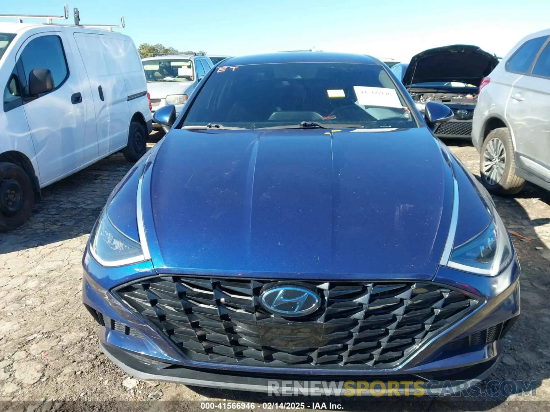 12 Photograph of a damaged car 5NPEL4JA3LH010301 HYUNDAI SONATA 2020