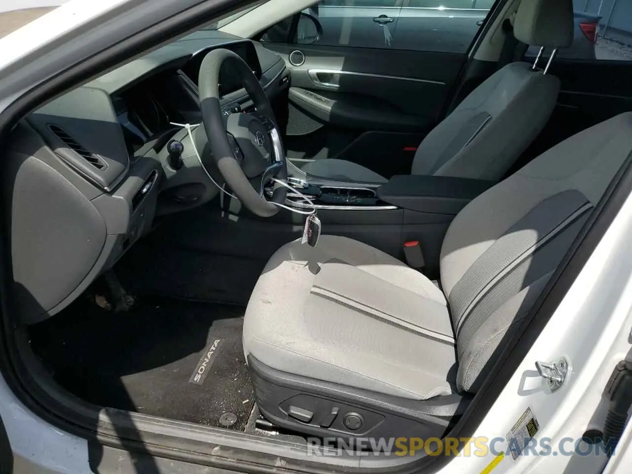 7 Photograph of a damaged car 5NPEL4JA4LH003194 HYUNDAI SONATA 2020