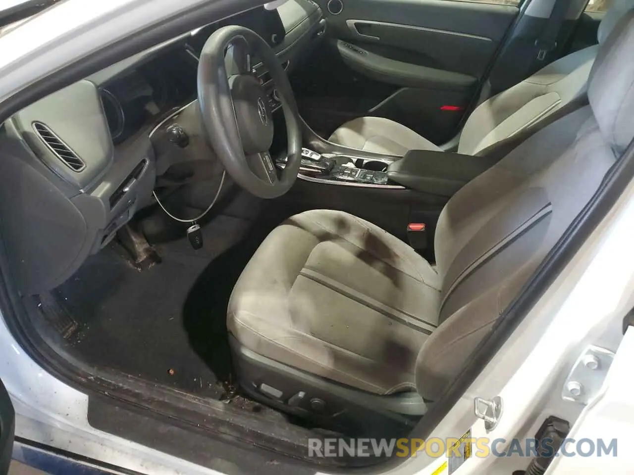 7 Photograph of a damaged car 5NPEL4JA4LH012364 HYUNDAI SONATA 2020