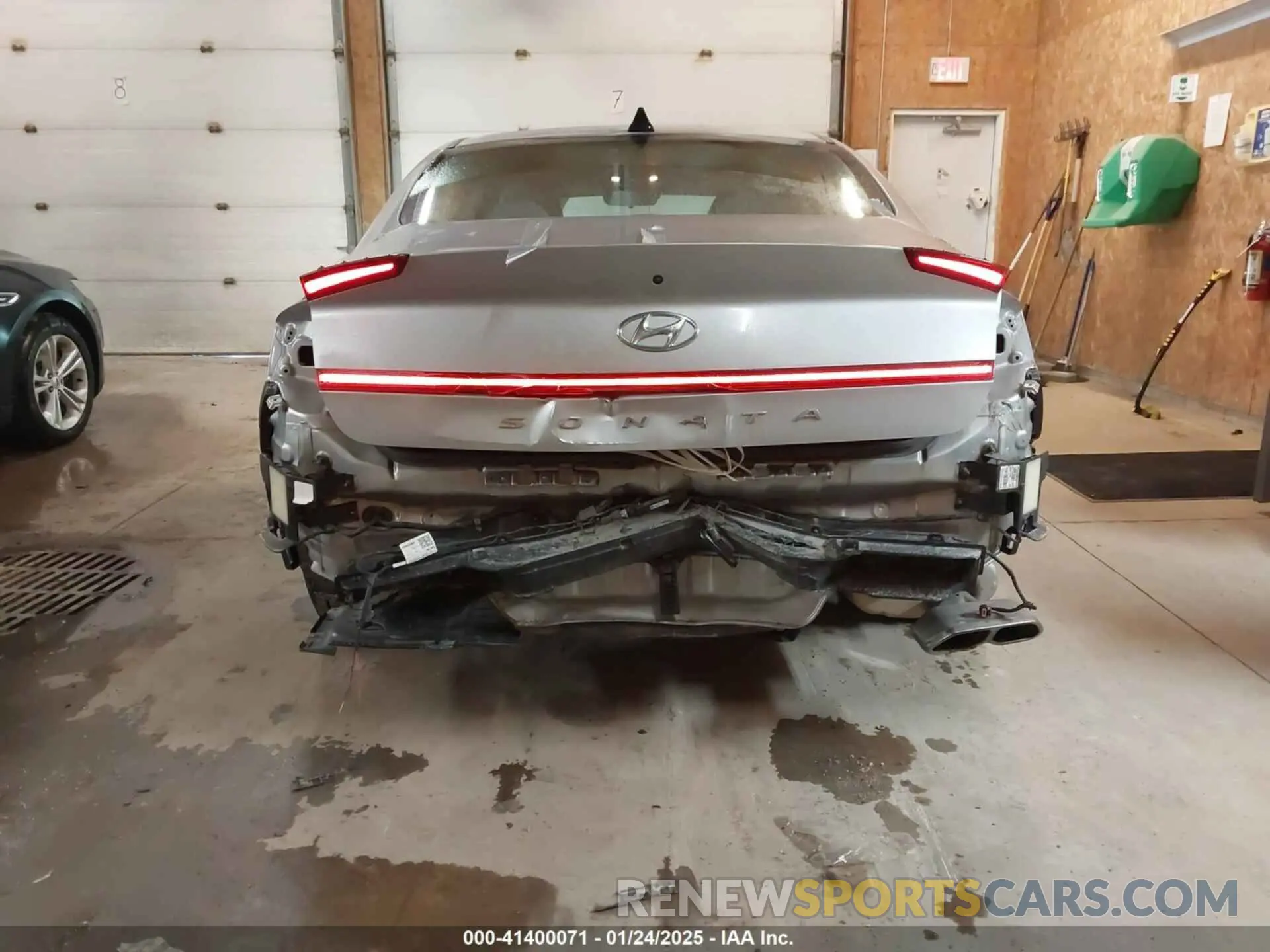 6 Photograph of a damaged car 5NPEL4JA4LH017306 HYUNDAI SONATA 2020