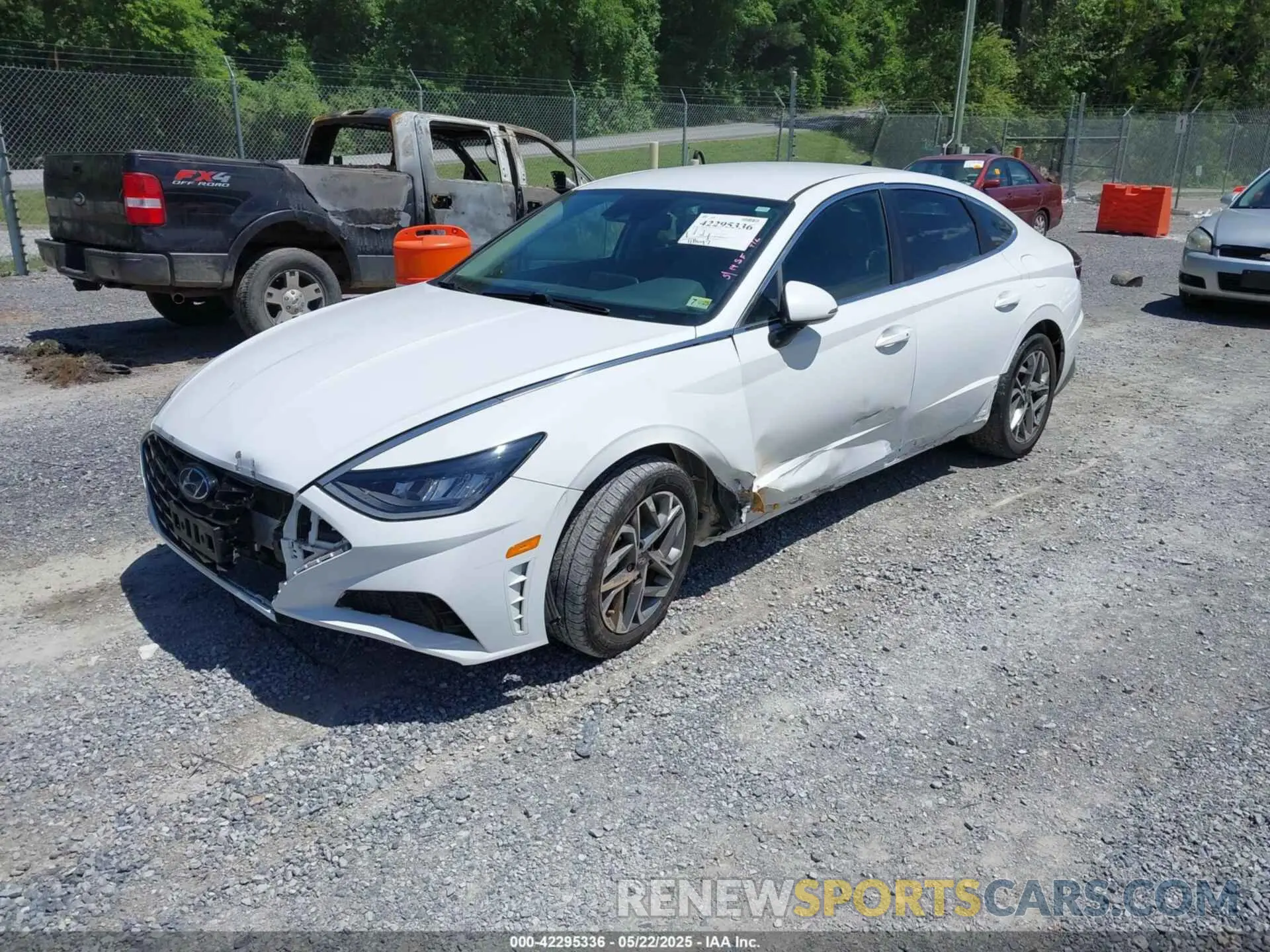 2 Photograph of a damaged car 5NPEL4JA4LH044893 HYUNDAI SONATA 2020