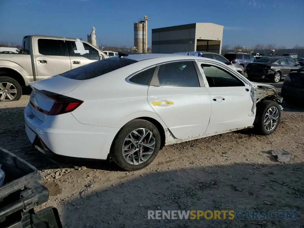3 Photograph of a damaged car 5NPEL4JA4LH056395 HYUNDAI SONATA 2020