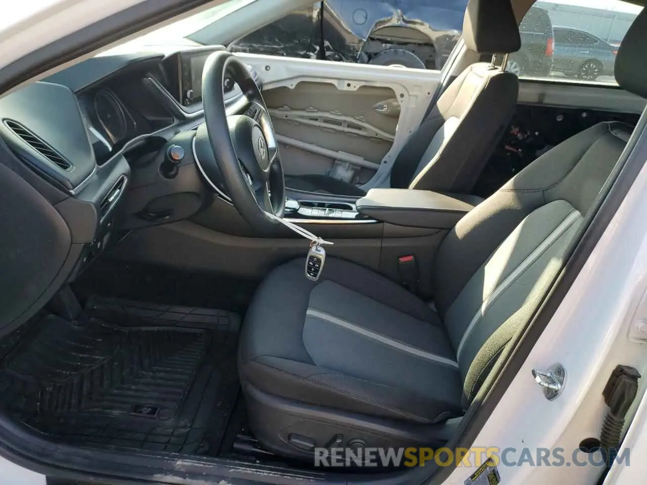 7 Photograph of a damaged car 5NPEL4JA4LH056395 HYUNDAI SONATA 2020