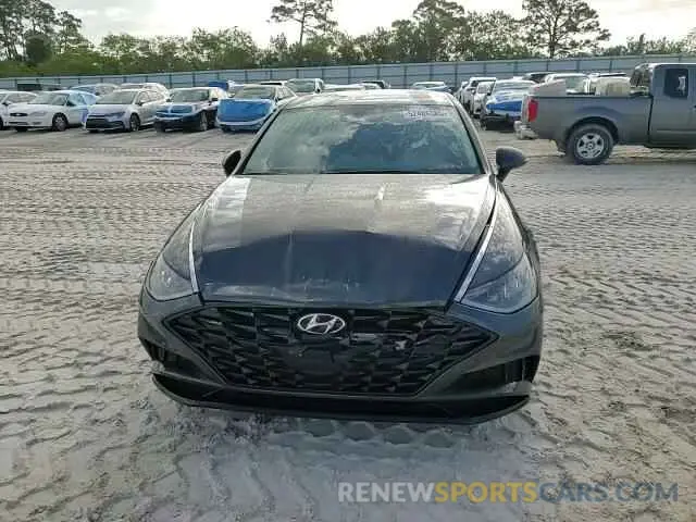 10 Photograph of a damaged car 5NPEL4JA5LH025186 HYUNDAI SONATA 2020