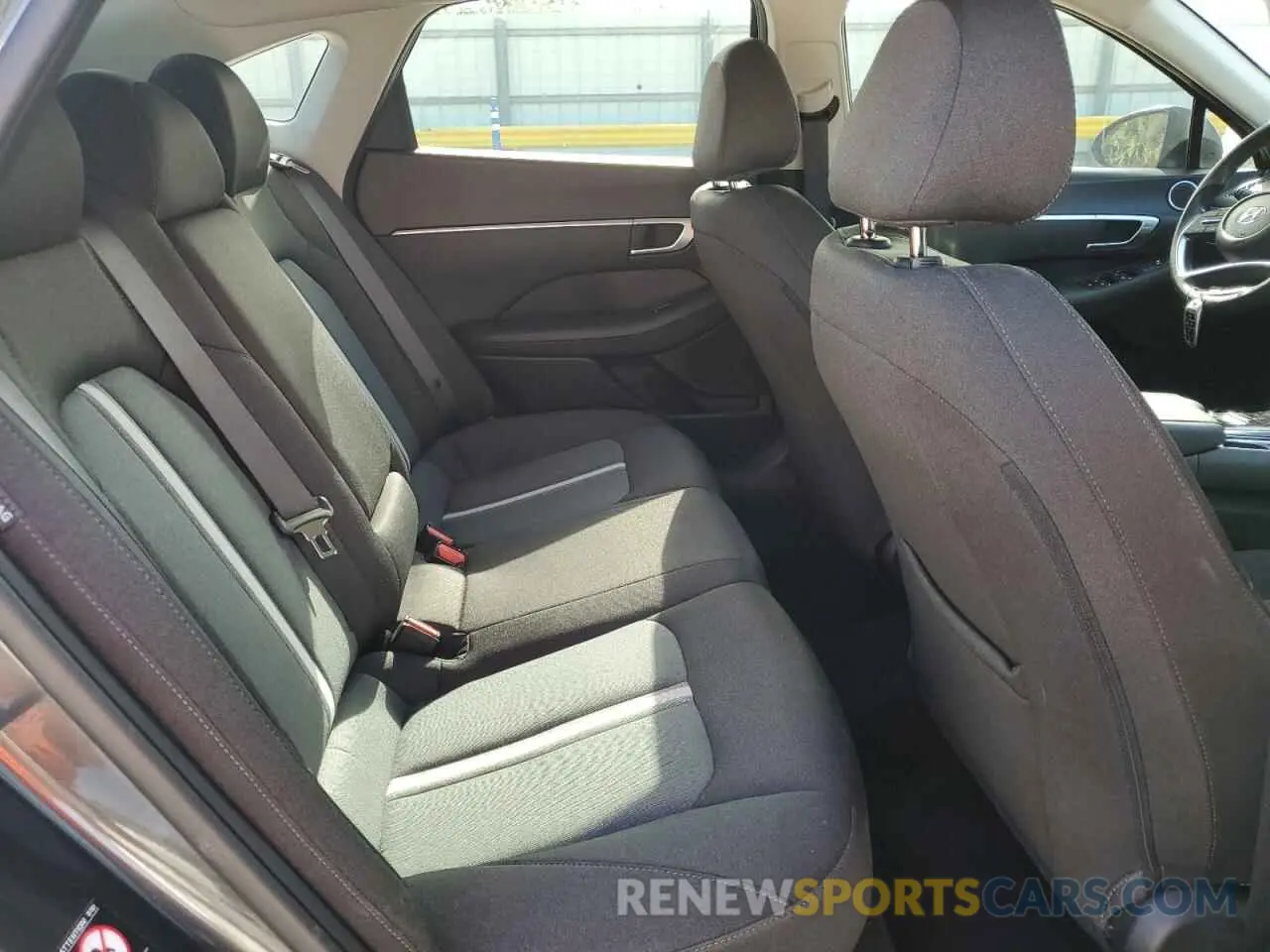 11 Photograph of a damaged car 5NPEL4JA5LH025186 HYUNDAI SONATA 2020