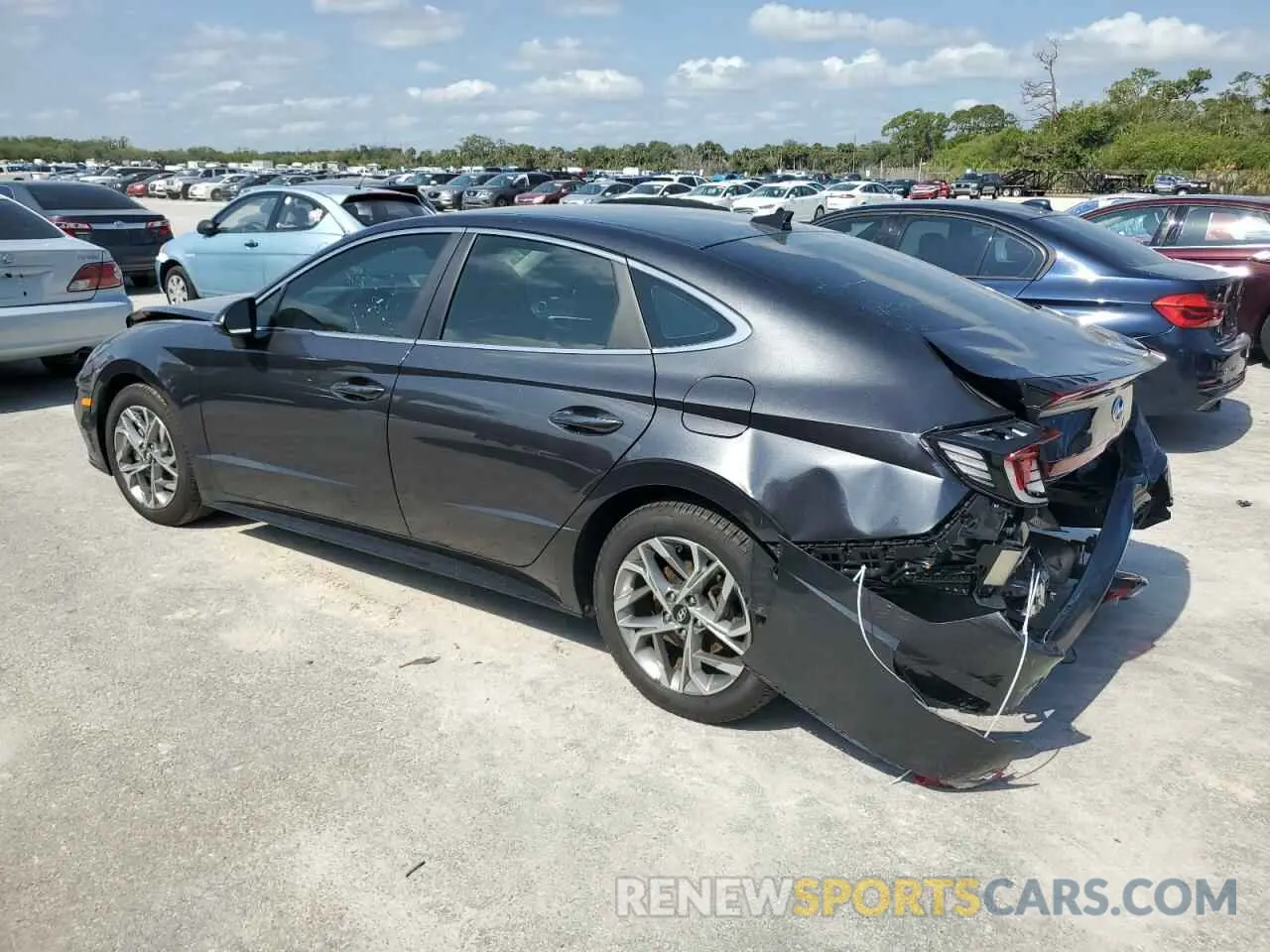 2 Photograph of a damaged car 5NPEL4JA5LH025186 HYUNDAI SONATA 2020
