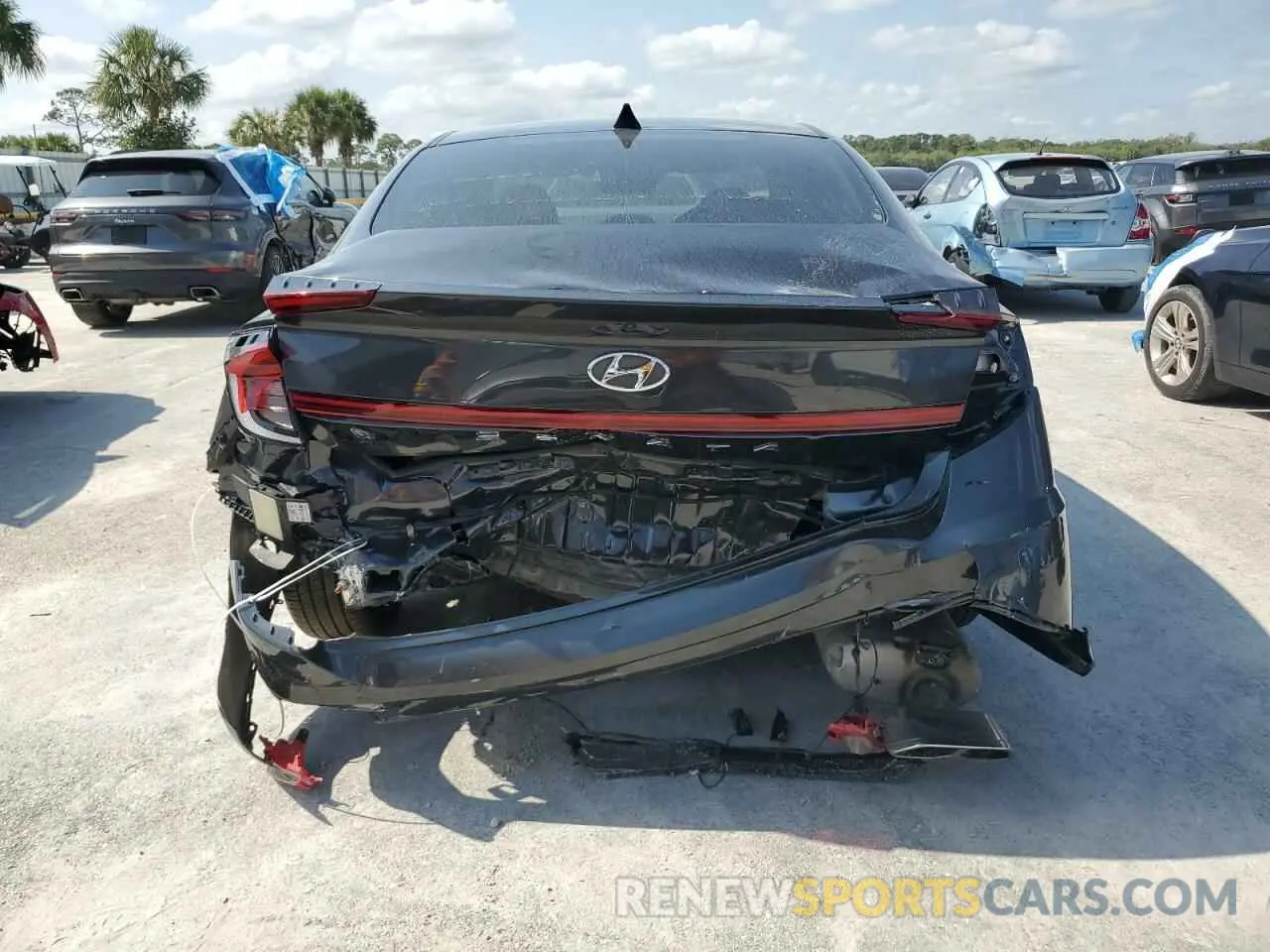 6 Photograph of a damaged car 5NPEL4JA5LH025186 HYUNDAI SONATA 2020