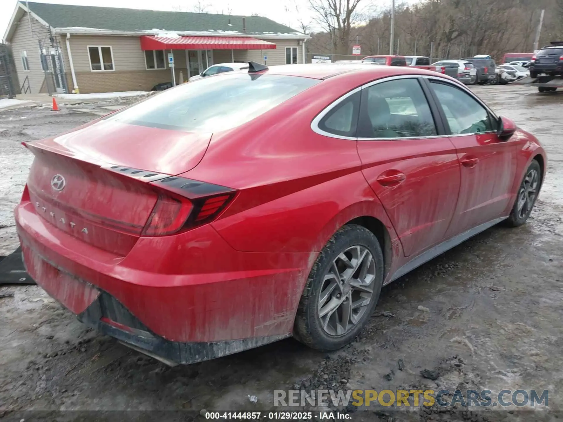 4 Photograph of a damaged car 5NPEL4JA5LH035099 HYUNDAI SONATA 2020