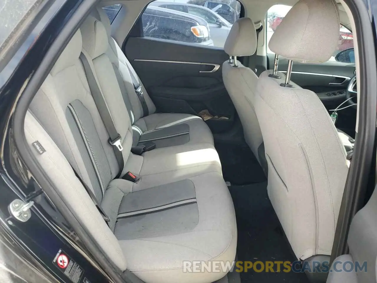 10 Photograph of a damaged car 5NPEL4JA5LH052565 HYUNDAI SONATA 2020