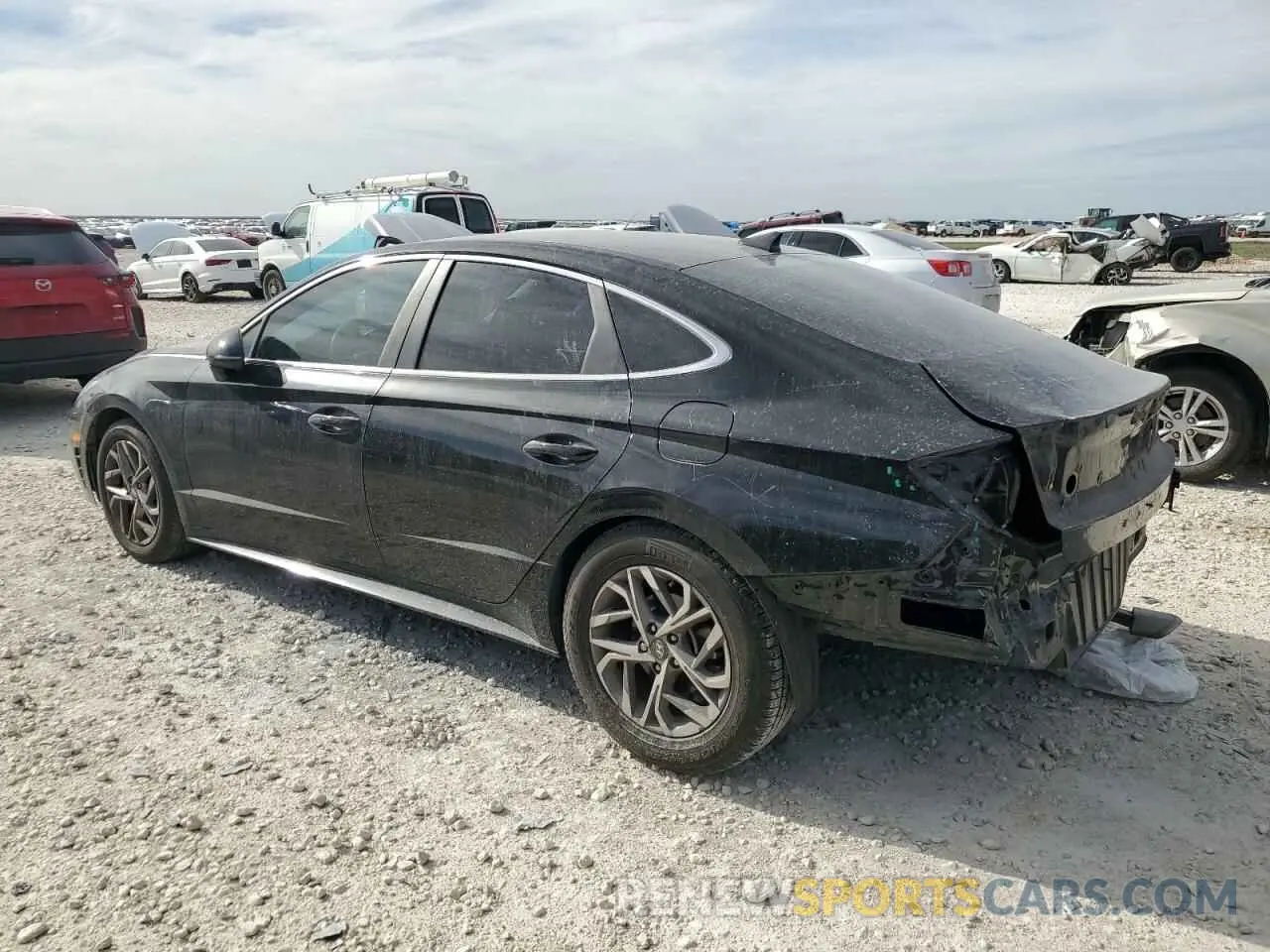 2 Photograph of a damaged car 5NPEL4JA5LH052565 HYUNDAI SONATA 2020