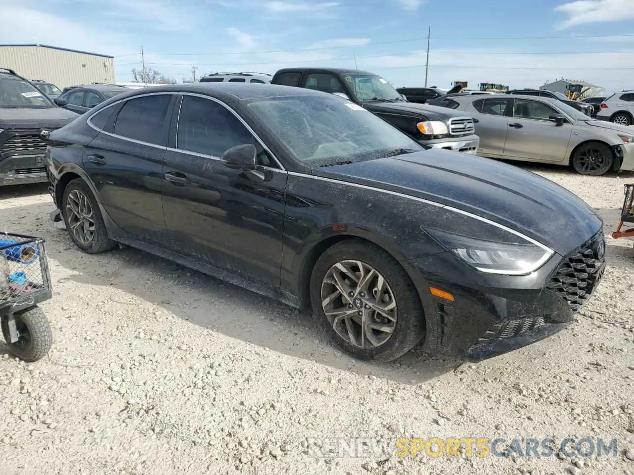 4 Photograph of a damaged car 5NPEL4JA5LH052565 HYUNDAI SONATA 2020