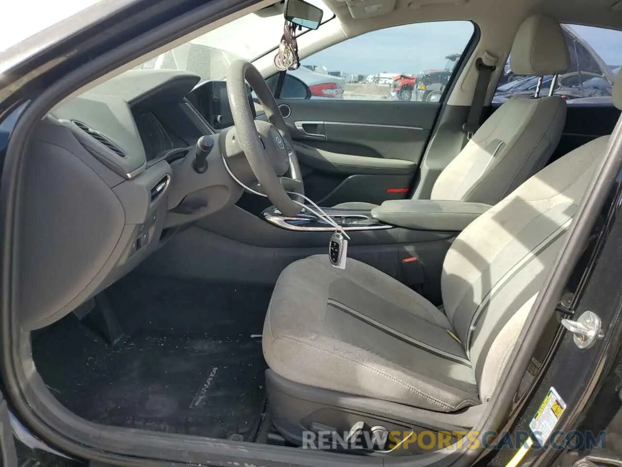 7 Photograph of a damaged car 5NPEL4JA5LH052565 HYUNDAI SONATA 2020