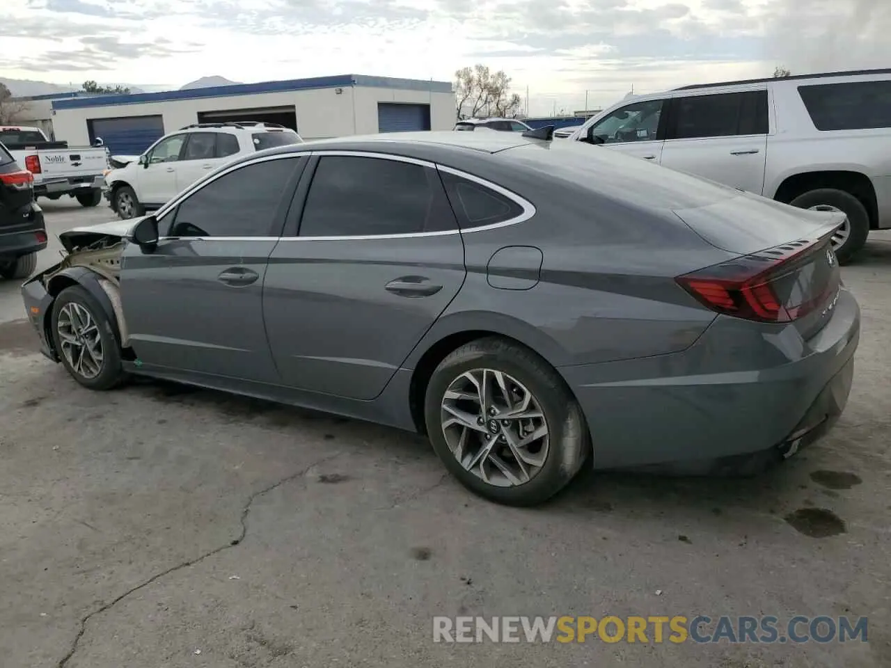 2 Photograph of a damaged car 5NPEL4JA6LH003858 HYUNDAI SONATA 2020