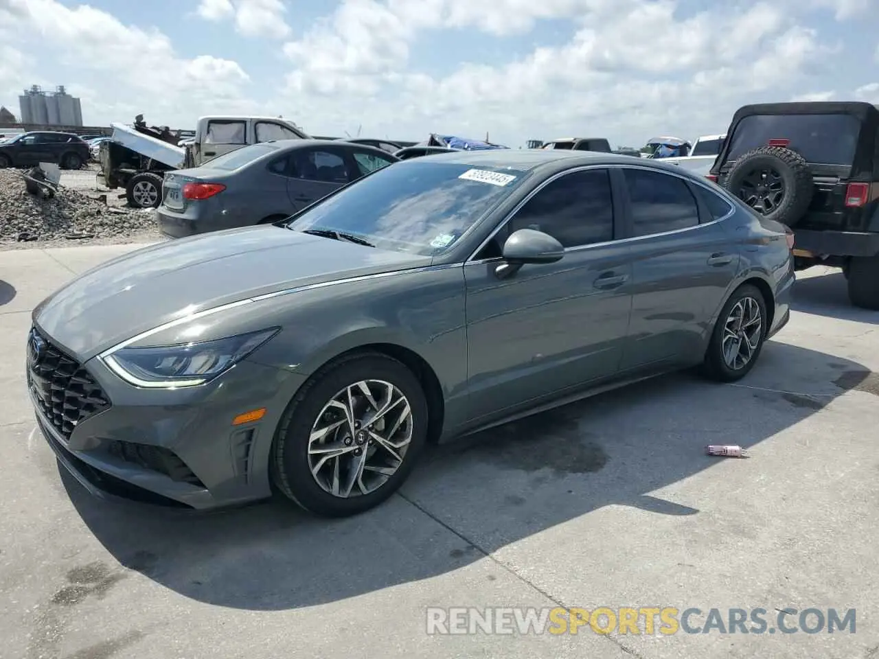 1 Photograph of a damaged car 5NPEL4JA6LH010969 HYUNDAI SONATA 2020
