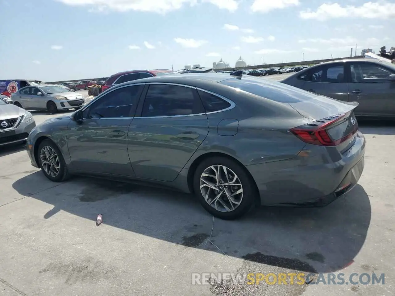 2 Photograph of a damaged car 5NPEL4JA6LH010969 HYUNDAI SONATA 2020
