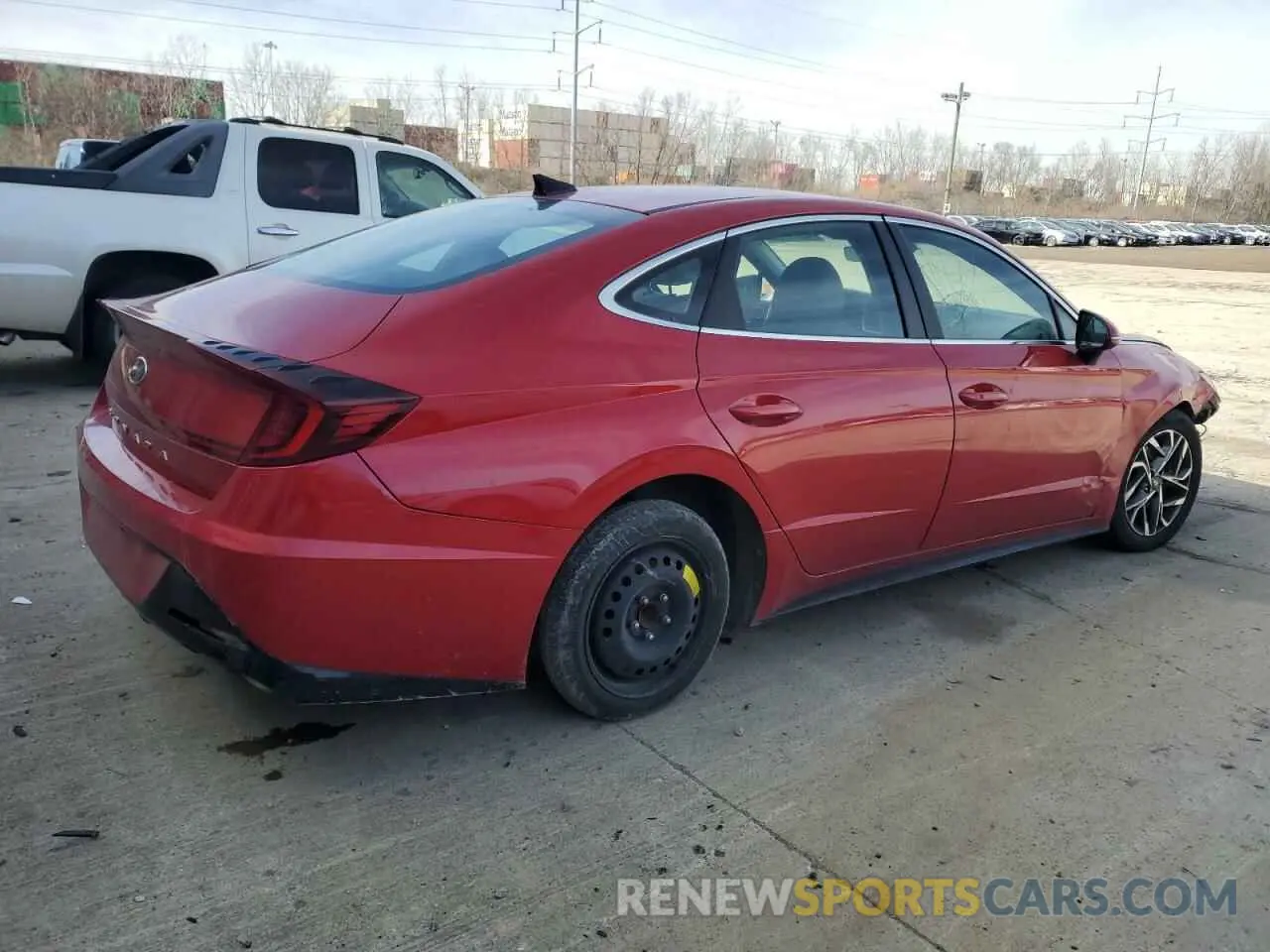 3 Photograph of a damaged car 5NPEL4JA7LH035900 HYUNDAI SONATA 2020