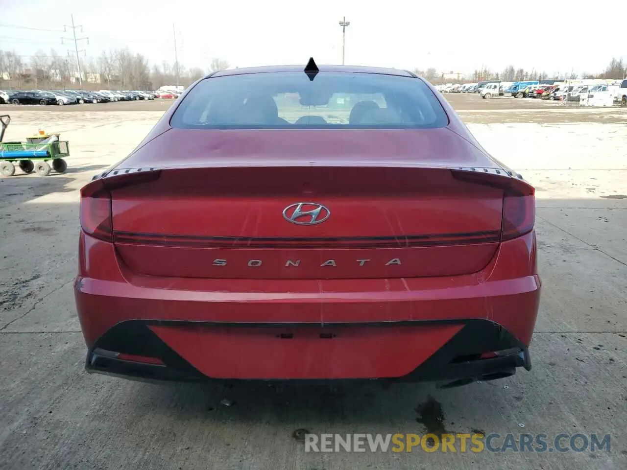 6 Photograph of a damaged car 5NPEL4JA7LH035900 HYUNDAI SONATA 2020