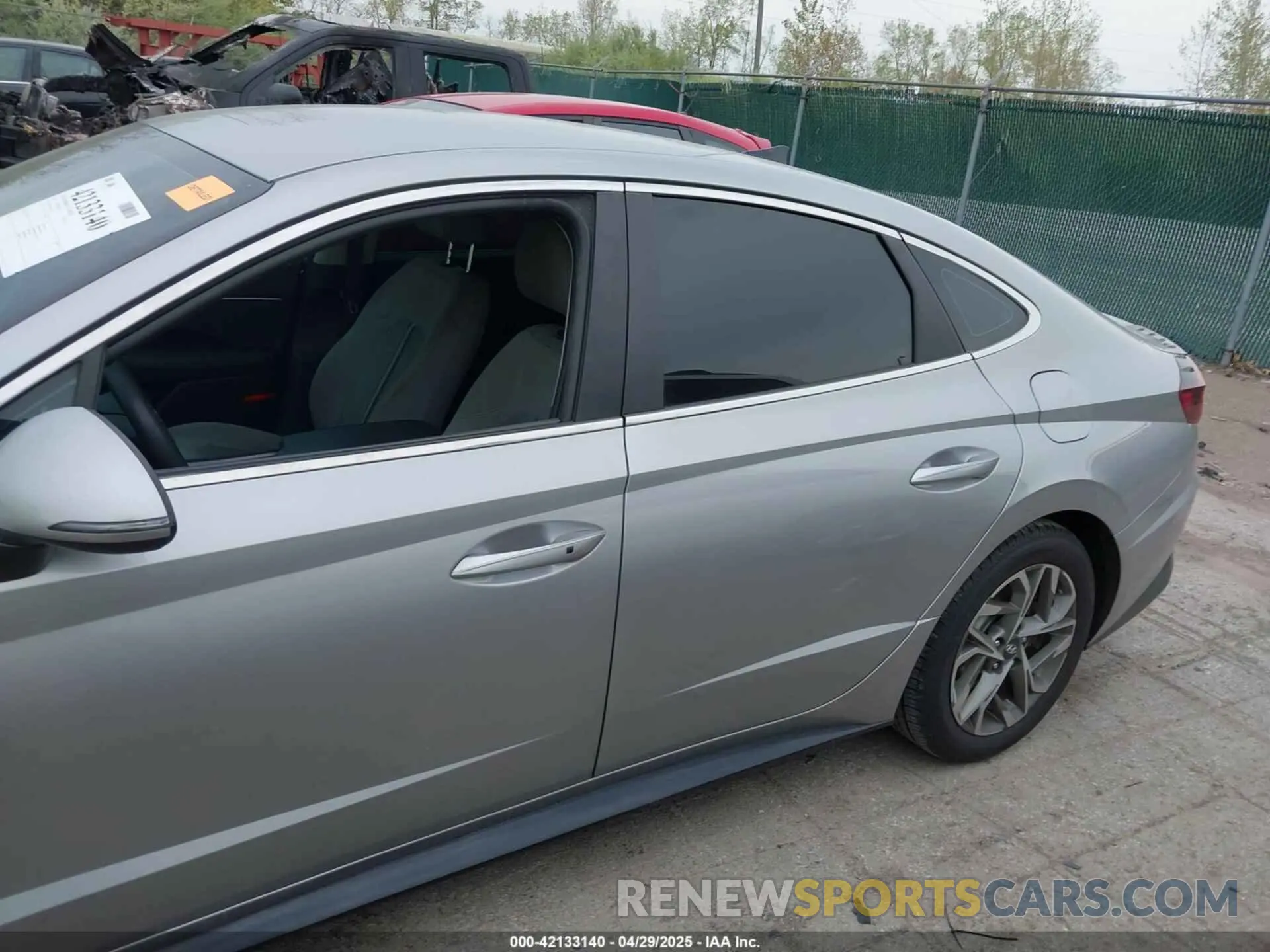 14 Photograph of a damaged car 5NPEL4JA7LH053779 HYUNDAI SONATA 2020