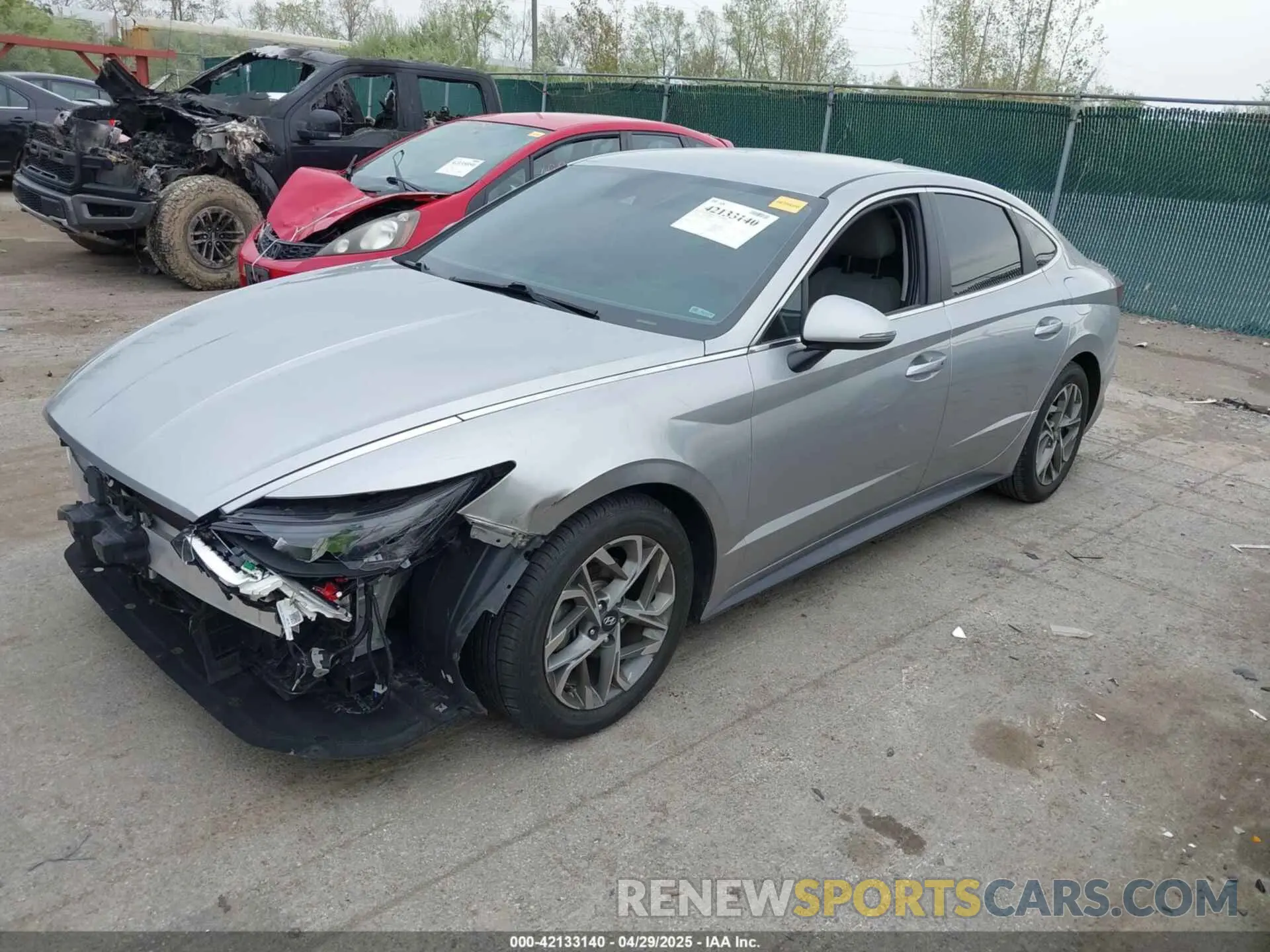 2 Photograph of a damaged car 5NPEL4JA7LH053779 HYUNDAI SONATA 2020