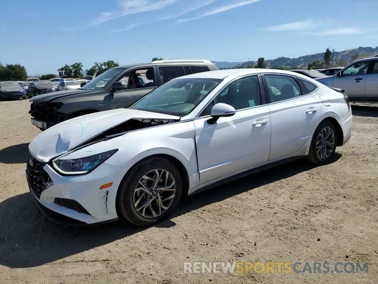 1 Photograph of a damaged car 5NPEL4JA8LH027532 HYUNDAI SONATA 2020