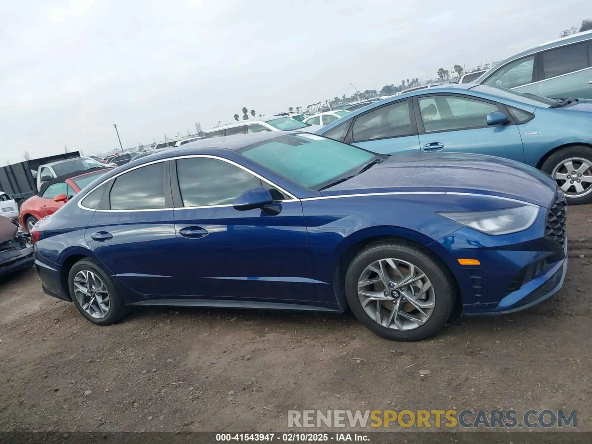 14 Photograph of a damaged car 5NPEL4JA8LH042144 HYUNDAI SONATA 2020
